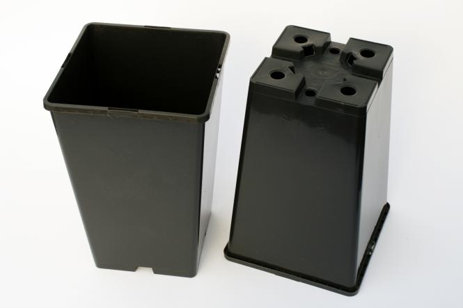 Deep pots, square, 15,7 x 15,7 x 23,3 cm deep 